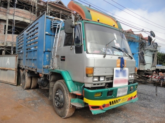 รถบรรทุก  18  ล้อ  อีซูซุ  เปลี่ยนเครื่องเป็น  260 แรงม้าค่ะ