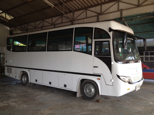 เบนซ์ ปี2000 ม.2ค ทะเบียน26ที่นั่ง คัชซีเบนซ์ออกห้าง เกียร์ธรรมดา ยาว 8 เมตร แอร์ไฟฟ้า