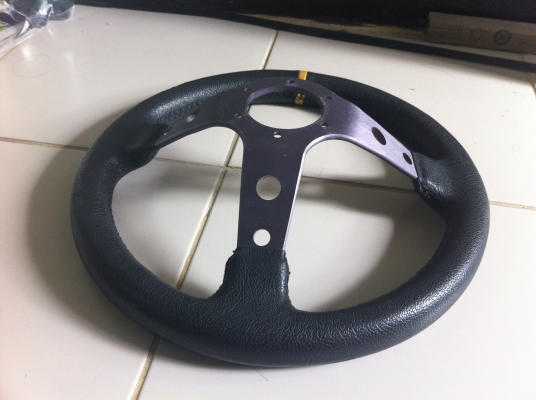 ขาย พวงมาลัยแต่งก้านยก 12" ขาย พวงมาลัยแต่งก้านยก 12"