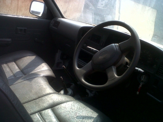 ขายรถบรรทุก4ล้อเครื่อง110แรงถูกๆ