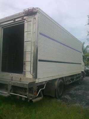 รถฮีีโน่ 6 ล้อ ตู้สแตนเลส 150 แรงม้า ปี 47 สนใจติดต่อ 081 - 6079515 รถฮีีโน่ 6 ล้อ ตู้สแตนเลส 150 แรงม้า ปี 47 สนใจติดต่อ 081 - 6079515