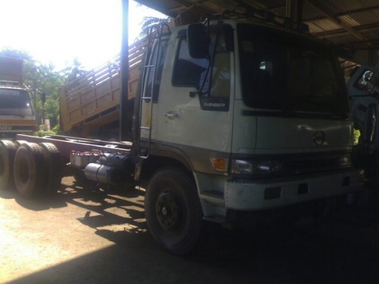 รถฮีโน่  10 ล้อ หัวลาก  FM3M  220 แรงม้า ( ยึดคัชซี ) สนใจติดต่อ 081 - 6079515