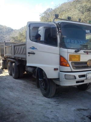 รถฮีโน่ 10 ล้อดั๊ม 320 แรงม้า ปี 47  ( ขาย 5 พ่วง )   สนใจติดต่อ 081 - 6079515