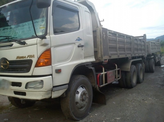 รถฮีโน่ 10 ล้อดั๊ม 320 แรงม้า ปี 47  ( ขาย 5 พ่วง )   สนใจติดต่อ 081 - 6079515