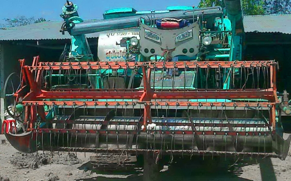 ขายรถเกี่ยวข้าวไทยเจริญแท้สภาพเดิมๆทั้งคัน พร้อมใช้งาน ราคาคุยกันได้