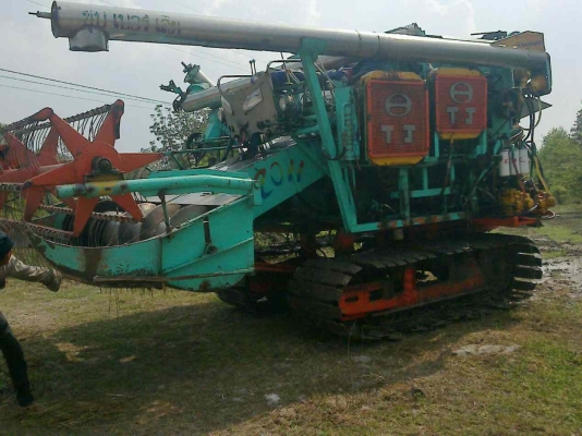 ขายรถเกี่ยวข้าวไทยเจริญแท้สภาพเดิมๆทั้งคัน พร้อมใช้งาน ราคาคุยกันได้