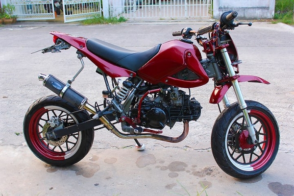 ขายKSR เดิมลาย5 แดงดำ แต่งแนว สตรีท โมตาด อัพรูปใหม่ ขายKSR เดิมลาย5 แดงดำ แต่งแนว สตรีท โมตาด อัพรูปใหม่