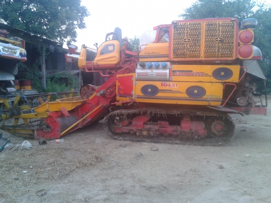 ขายรถเกี่ยวข้าว KM 51