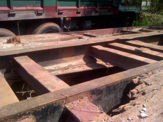 ขายท้ายลาดถอดลงจาก HINO 1M สวยๆ สนใจโทร 0819701072
