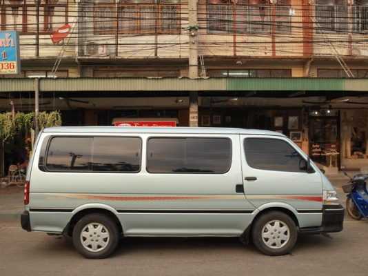 รถตู้ Toyota หัวจรวด หลังคาเตี้ย ปี 2000 วางเครื่อง 1J ติดแก๊ส LPG