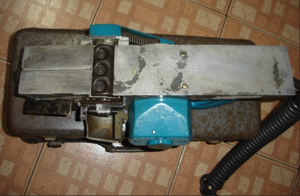 กบไฟฟ้า Makita 3" รุ่น 1100 750w (Made in Japan) กบไฟฟ้า Makita 3" รุ่น 1100 750w (Made in Japan)