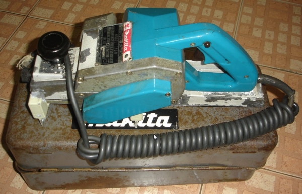 กบไฟฟ้า Makita 3" รุ่น 1100 750w (Made in Japan)