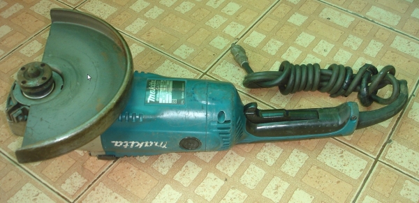 หินเจียร Makita 9" รุ่น GA7020