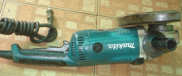 หินเจียร Makita 9" รุ่น GA7020