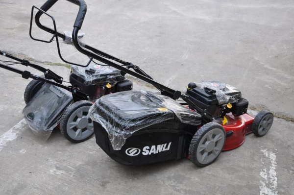 ขายเครื่องตัดหญ้า SANLI ของใหม่ อุปกรณ์ครบสวยถูกกว่าห้าง50\%