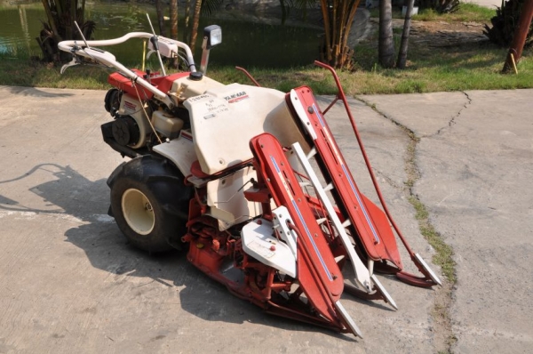 ขายรถเกี่ยวข้าว YANMAR YB650 สภาพเกือบ100\% หาอยู่รับรองไม่ผิดหวัง