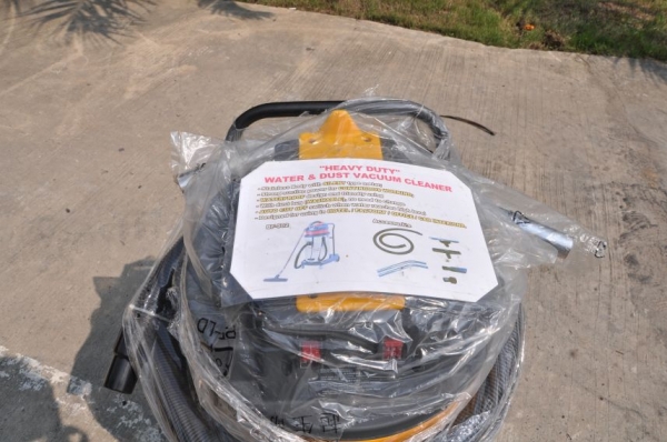 ขายเครื่องดูดฝุ่น สวยเดิมจากนอก มี2ตัว(เปิดตู้มา) 50ลิตร/100ลิตร ขายถูก