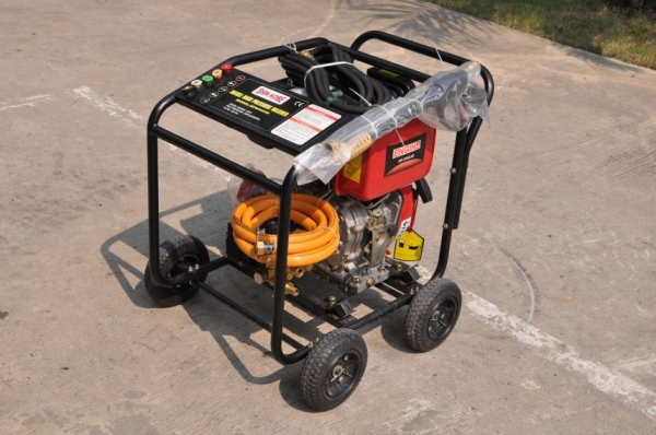 ขายเครื่อง ฉีดน้ำ ติดเครื่องยนต์(ใหม่) **เปิดตู้ติดมา1ตัว** ขายถูกๆ