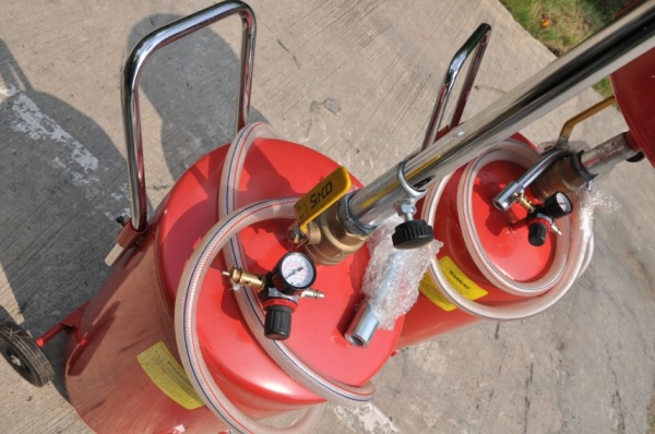 ขายถัง ดูดน้ำมันเครื่อง CATZ อุปกรณ์ครบพร้อมใช้ (เปิดตู้ญี่ปุ่นติดมา2ตัว) ราคาเร้าใจ เหลืออีกตัวครับ