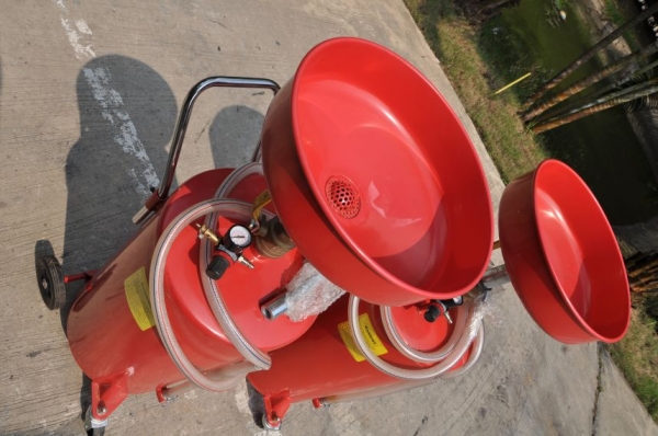 ขายถัง ดูดน้ำมันเครื่อง CATZ อุปกรณ์ครบพร้อมใช้ (เปิดตู้ญี่ปุ่นติดมา2ตัว) ราคาเร้าใจ เหลืออีกตัวครับ