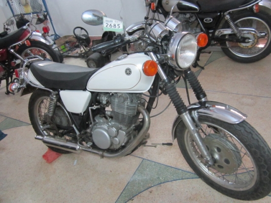 ขาย SR400 ปี95เลขเต็ม ยุ่นๆทุกอย่าง อินวอยชื่อผู้ซื้อครับ ระบบไฟออกทุกจุด รถประกอบใหม่นะครับ ทำสีใหม่อย่างเดียว สีเดิมจากญี่ปุ่นไม่สวยเลยทำใหม่