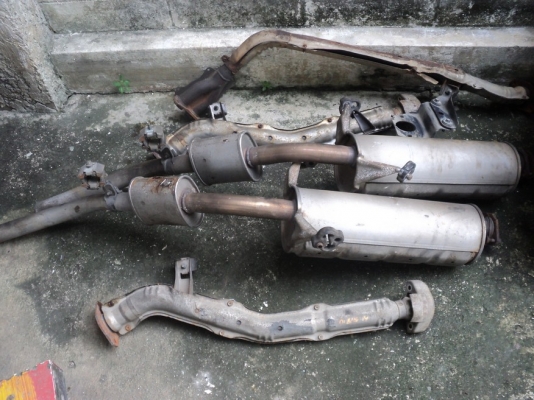 ขายท่อไอเสีย Nissan BIG-M ท่อนอกเชียงกงได้มายังไม่เคยใช้ ทั้งเส้นแค่700