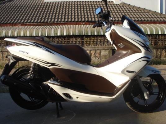 ขาย HONDA PCX I 125 สีขาว รถสภาพเดิมๆ ขาย HONDA PCX I 125 สีขาว รถสภาพเดิมๆ
