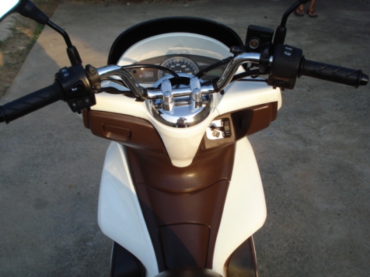 ขาย HONDA PCX I 125 สีขาวมุก รถแต่งสวย