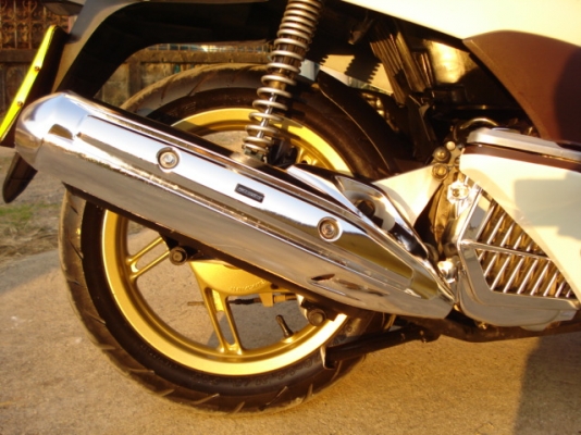 ขาย HONDA PCX I 125 สีขาวมุก รถแต่งสวย