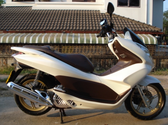 ขาย HONDA PCX I 125 สีขาวมุก รถแต่งสวย
