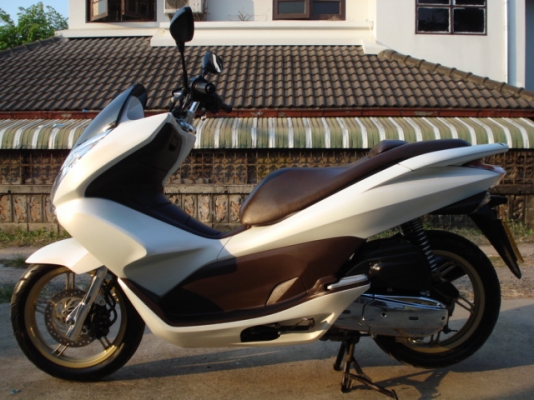 ขาย HONDA PCX I 125 สีขาวมุก รถแต่งสวย