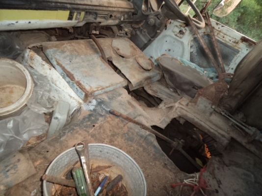 ขายรถฮีโน่6ล้อดั้ม ราคาถูกๆขายตามสภาพ (ไม่มีเล่มคับ)