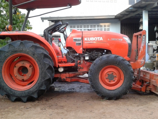 ขายรถไถ kubota l3608 พร้อมดันหน้าตราช้าง เครื่องแน่นสภาพดี ขายรถไถ kubota l3608 พร้อมดันหน้าตราช้าง เครื่องแน่นสภาพดี