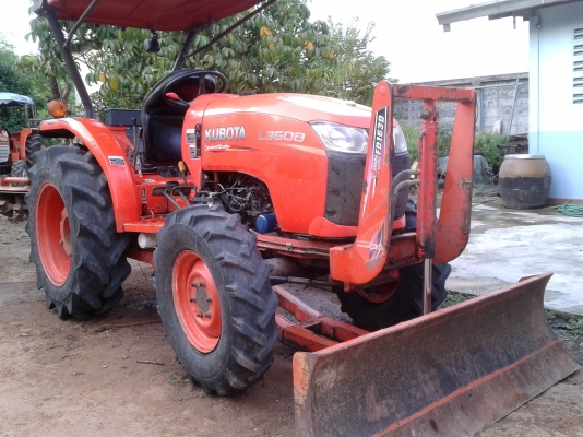 ขายรถไถ kubota l3608 พร้อมดันหน้าตราช้าง เครื่องแน่นสภาพดี ขายรถไถ kubota l3608 พร้อมดันหน้าตราช้าง เครื่องแน่นสภาพดี