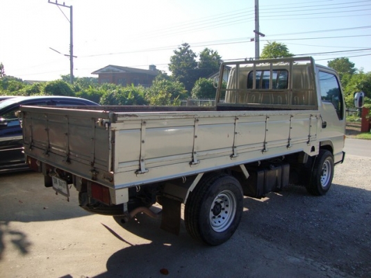 ขาย 4 ล้อกลาง ISUZU หัวการ์ตูน โทร 0804916665