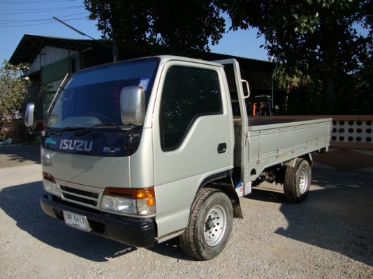 ขาย 4 ล้อกลาง ISUZU หัวการ์ตูน โทร 0804916665