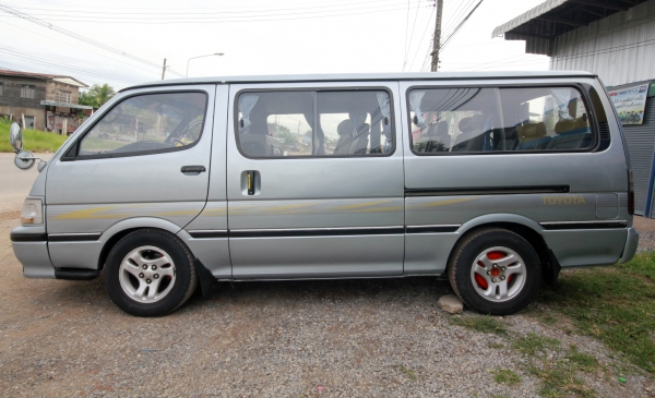 ขายรถตู้หัวจรวดช่วงยาว ปี 93  ไม่ค่อยได้ใช้ สภาพสวยมาก เอกสารพร้อมโอ