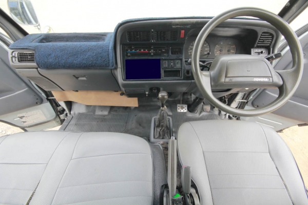 ขายรถตู้หัวจรวดช่วงยาว ปี 93  ไม่ค่อยได้ใช้ สภาพสวยมาก เอกสารพร้อมโอ