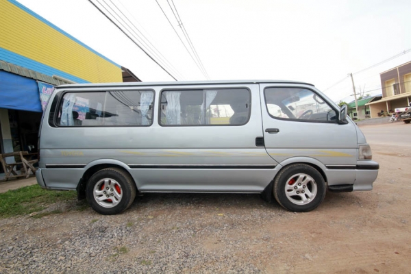 ขายรถตู้หัวจรวดช่วงยาว ปี 93  ไม่ค่อยได้ใช้ สภาพสวยมาก เอกสารพร้อมโอ