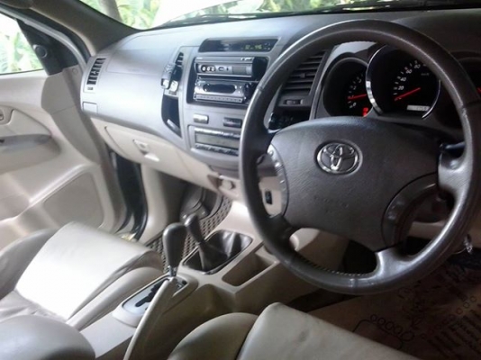 Toyota fortuner ตัว V เครื่อง3000 ดีเซล เกียร์ Auto 4WD สีบรอนซ์ทอง ปี2006