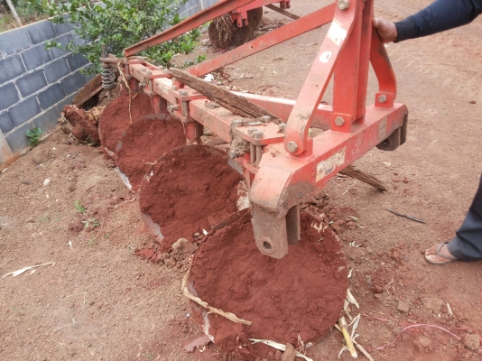 ขาย ***ดาวน์***รถไถใหญ่2เพลา ส้มๆ KUBOTA M9540 95HP เครื่องแห้งแรง ไม่มีเยิ้ม เกียร์ดีไม่หลุดไม่หอน คานหน้าสวย แขนไม่มีปะ ระบบไฟ ระบบไฮฯ ใช้งานปกติ สียังสวย ยางสวย4เส้น พร้อมอุปกรณ์ 2ชิ้น ใบดัน และผานพวน มีผาน 4 กับผาน7 (เลือกผานได้1ชิ้น) พสภาพพร้อมใช้ พร