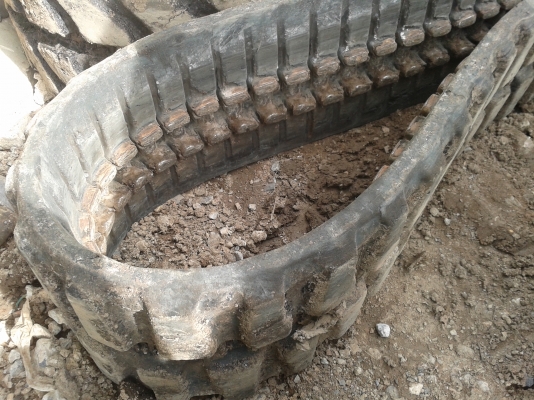 ขายแทร็กยางสภาพดี ขายแทร็กยางสภาพดี