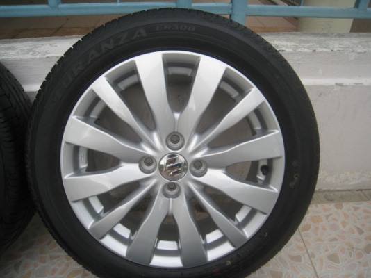 ขายล้อแม็ก Suzuki swift ป้ายแดง 16"x6" et45 4รู100 + ยางปี0513  สนใจติดต่อเล็กคลองสามครับ (081-3747940)