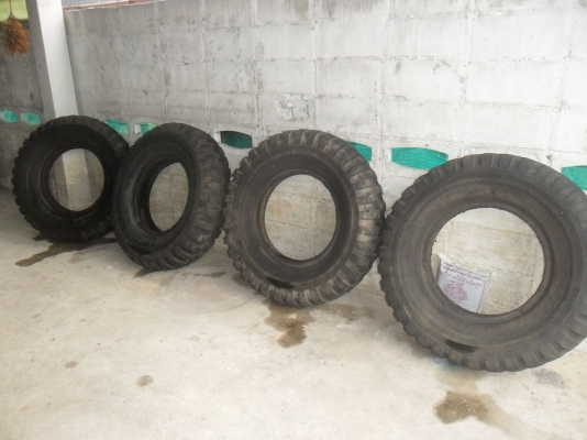 มาใหม่ ยาง 9.00 - 20 ลายทหาร 4 เส้น ราคา 5900 บาท มาใหม่ ยาง 9.00 - 20 ลายทหาร 4 เส้น ราคา 5900 บาท