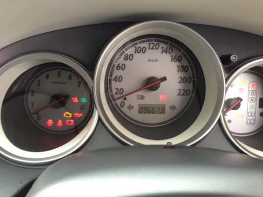 ขายรถ honda jazz สีขาว ปี2005 IDSI 320000 รถบ้าน