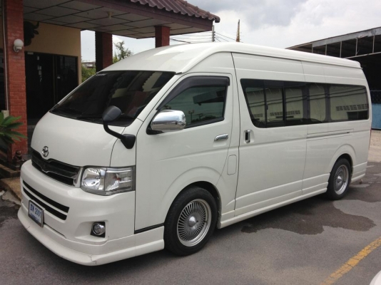 ขายดาวน์รถตู้ VIP