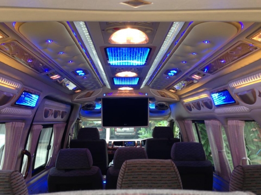 ขายดาวน์รถตู้ VIP ขายดาวน์รถตู้ VIP