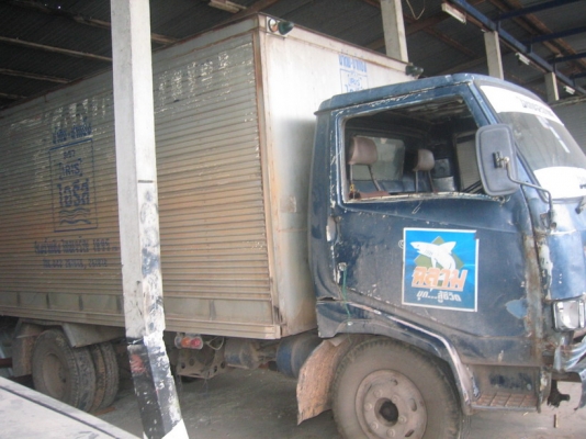 ขายรถ 6 ล้อHino 117แรงตู้เปียก 4.30 เมตร