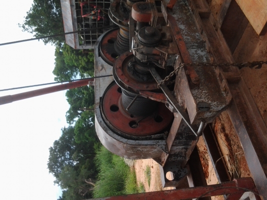 ขายปั้นจั่นตอกเข็ม