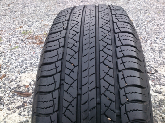 ขายแม็กISUZUพร้อมยางมิชลิน 245/70R16 ยางปี10 สวยๆจำนวน 1 ชุด